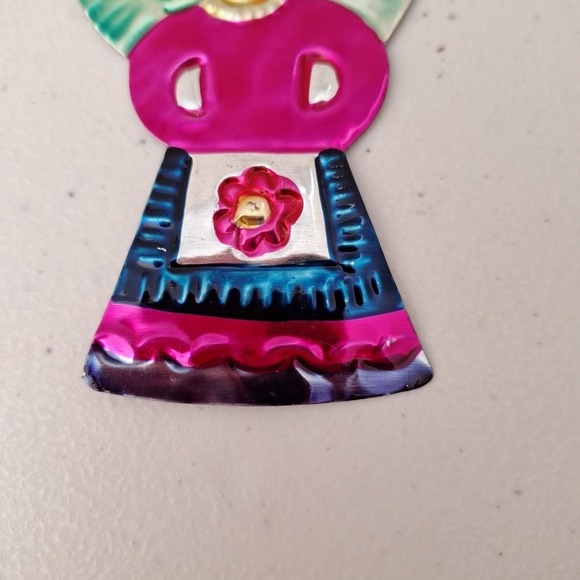 Vintage Hammered Metal Christmas Ornament Angel w/Wings Dress Hand Painted 4" - Picture 6 of 6